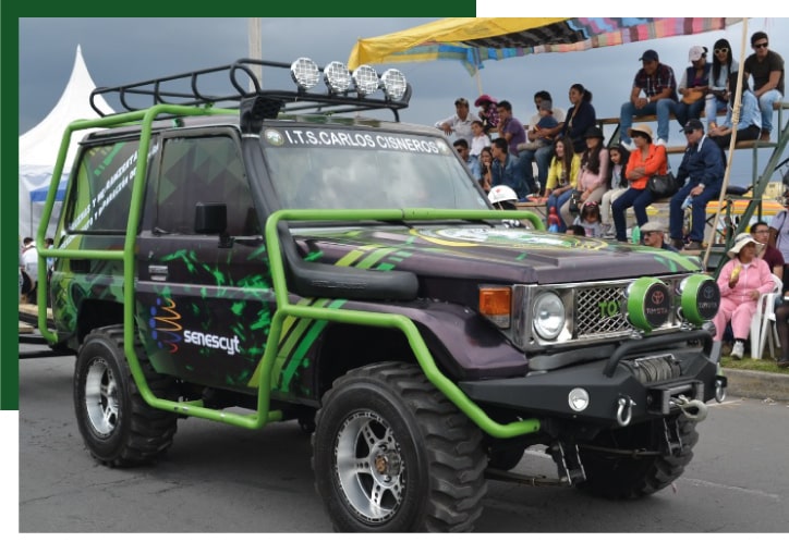 Instituto-Tecnologico-Superior-Carlos-Cisneros-club-auto-3-min (1)